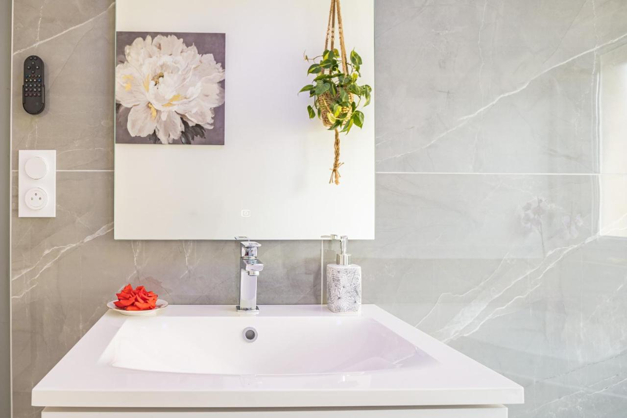 Le Flamboyant - Confort & Rarete - Premium Saint-Andre-les-Vergers ภายนอก รูปภาพ